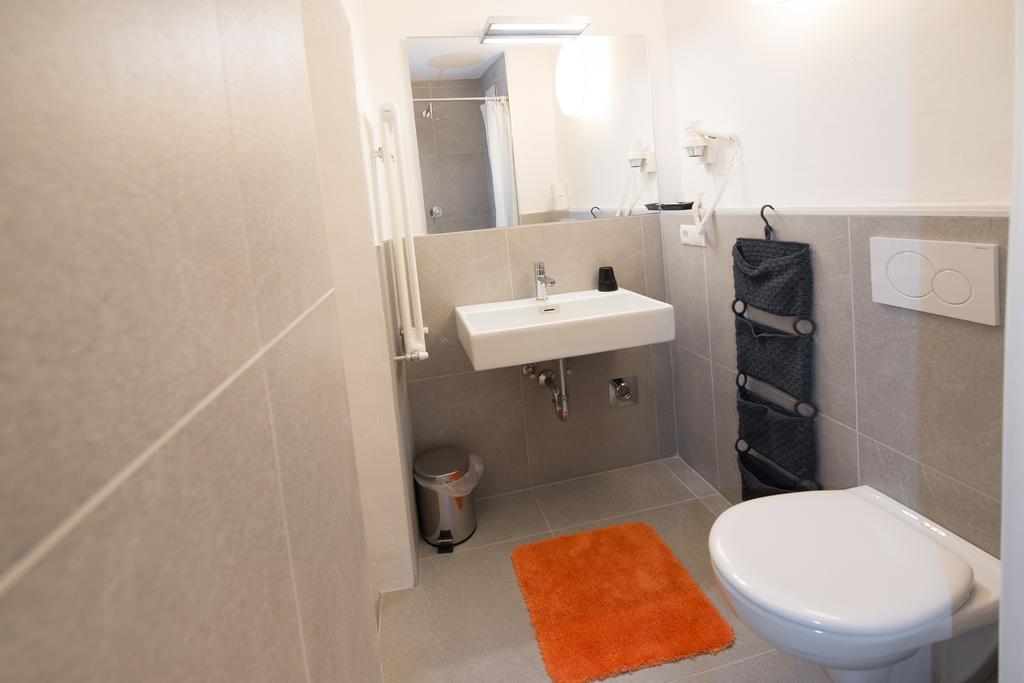 Toby'S Rooms Болзано Екстериор снимка